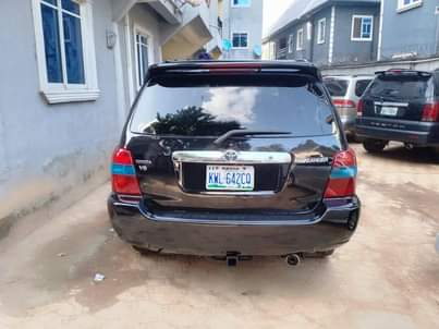 A picture of Toyota Highlander 2005