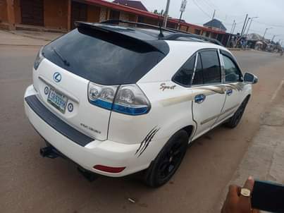 A picture of First body 2008 LEXUS RX350