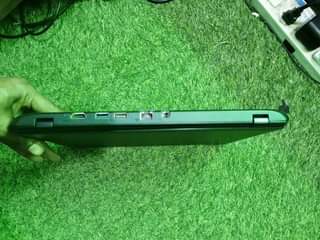 A picture of Acer mini laptop ram4gb disk 320gb