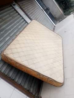 A picture of Nauza godoro mwenye 85 0689319654 kampun dodoma ukubwa 4 6
