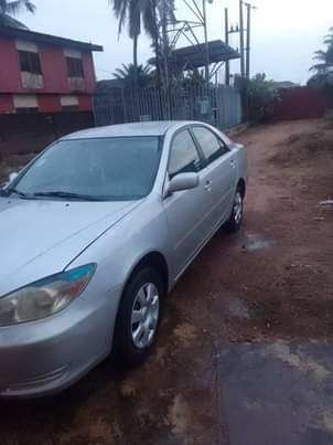 A picture of Camry 2004 on belt