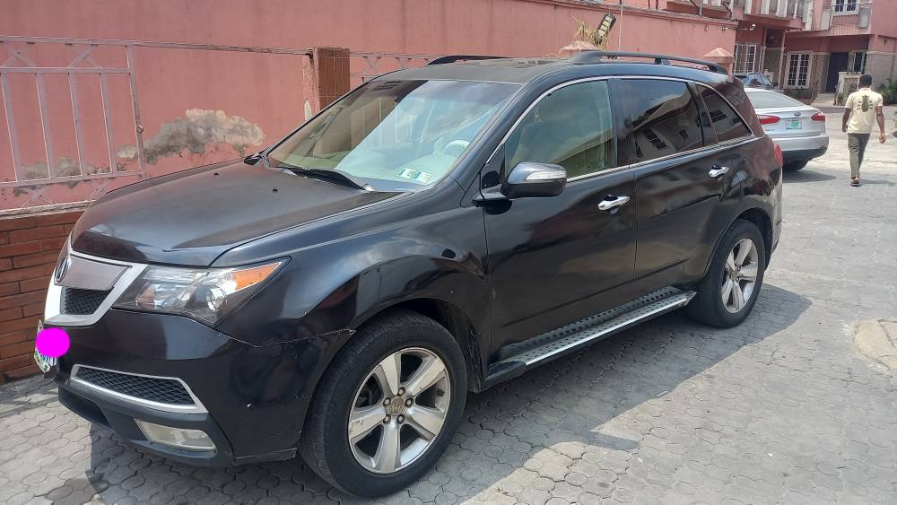 A picture of Acura MDX 2010