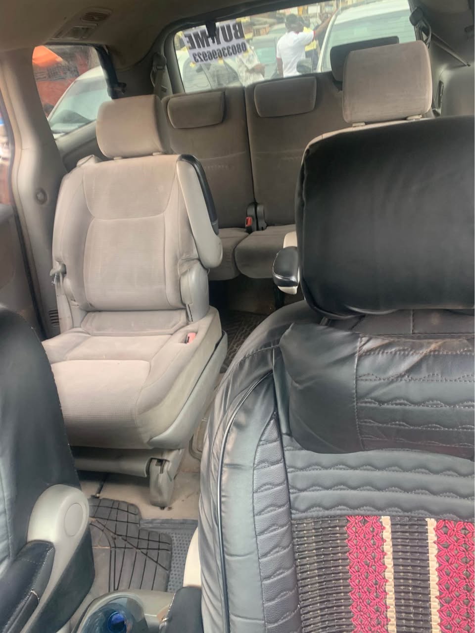 A picture of Toyota Siena 05