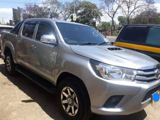 A picture of 2015 TOYOTA HILUX DOUBLE CABIN