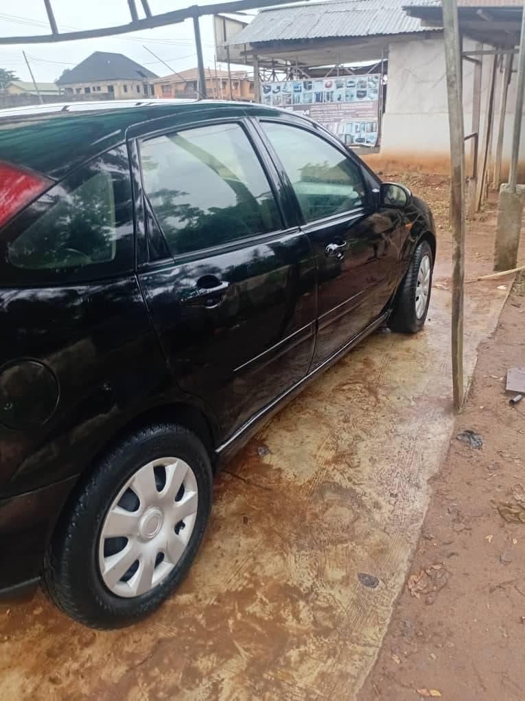 A picture of 2002 Ford focus