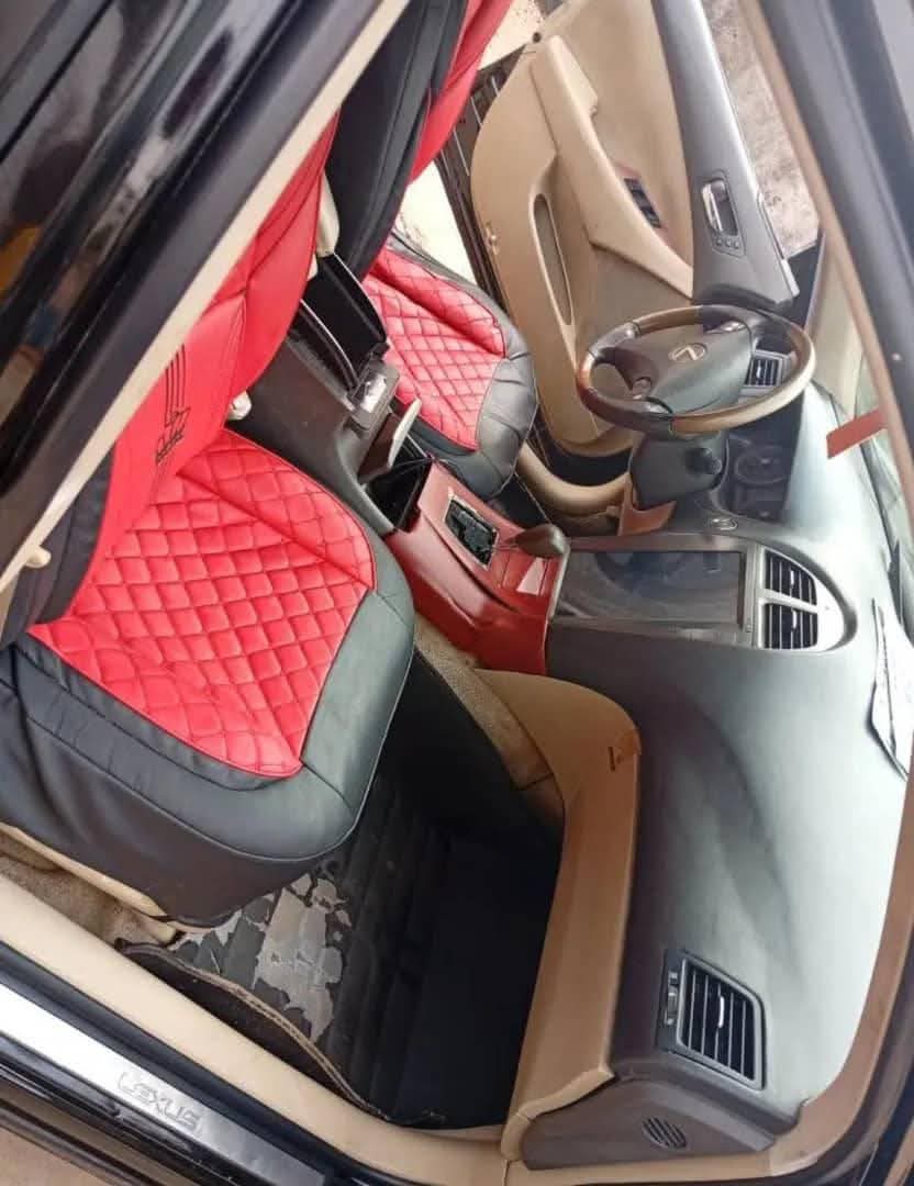 A picture of 2004 Lexus 2004