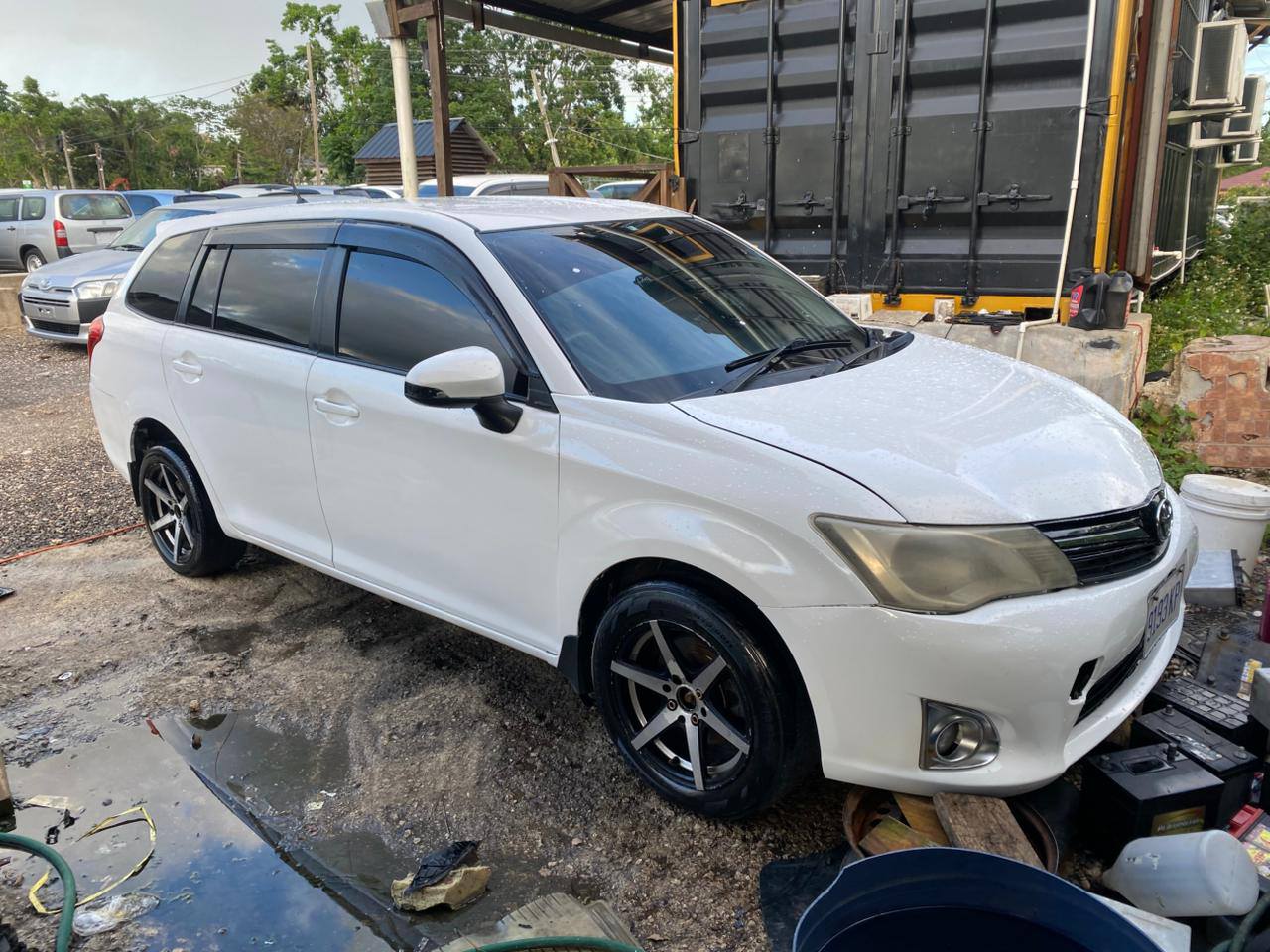 toyota fielder