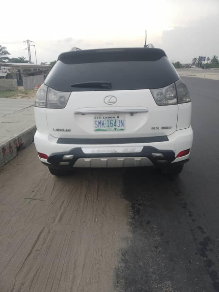 A picture of Neatly used Lexus Rx330 2008 model first body pan