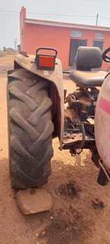 A picture of Mahindra Tractor