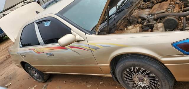 A picture of Camry pencil light Unthampered engine n gear Chilling AC Neat