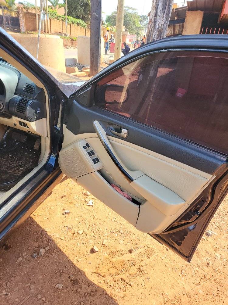 A picture of Am selling my car