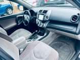 A picture of Toyota RAV4 2008
