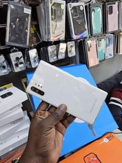A picture of NOTE 10 PLUSS