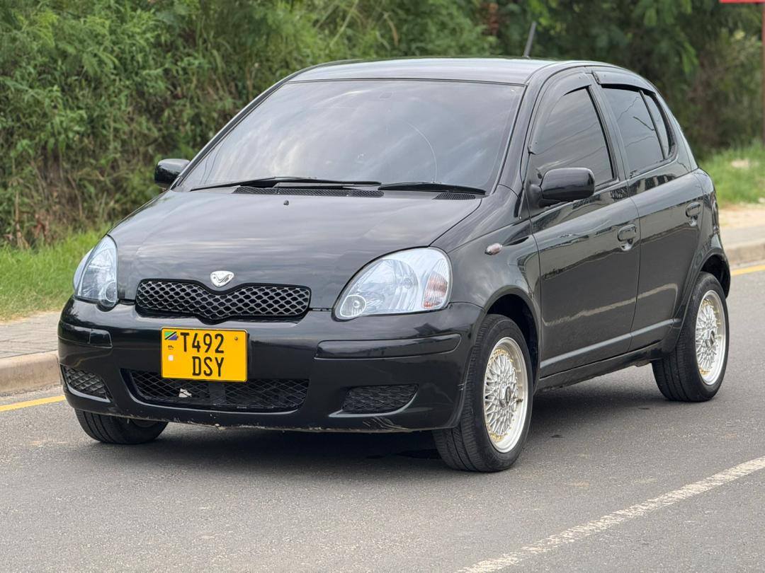A picture of Toyota vits Cc990 Year 2003 Sports rims New tyres Android