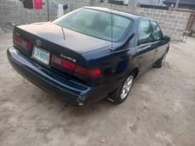 A picture of 2000 Toyota Camry