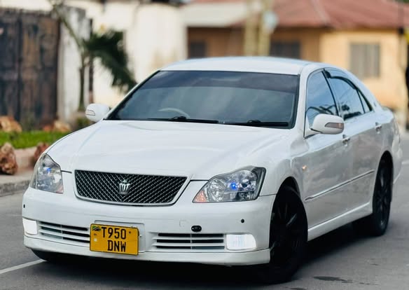 A picture of TOYOTA CROWN ATHLETE BEI 11 8M 0789200764