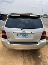 A picture of Toyota Highlander 06
