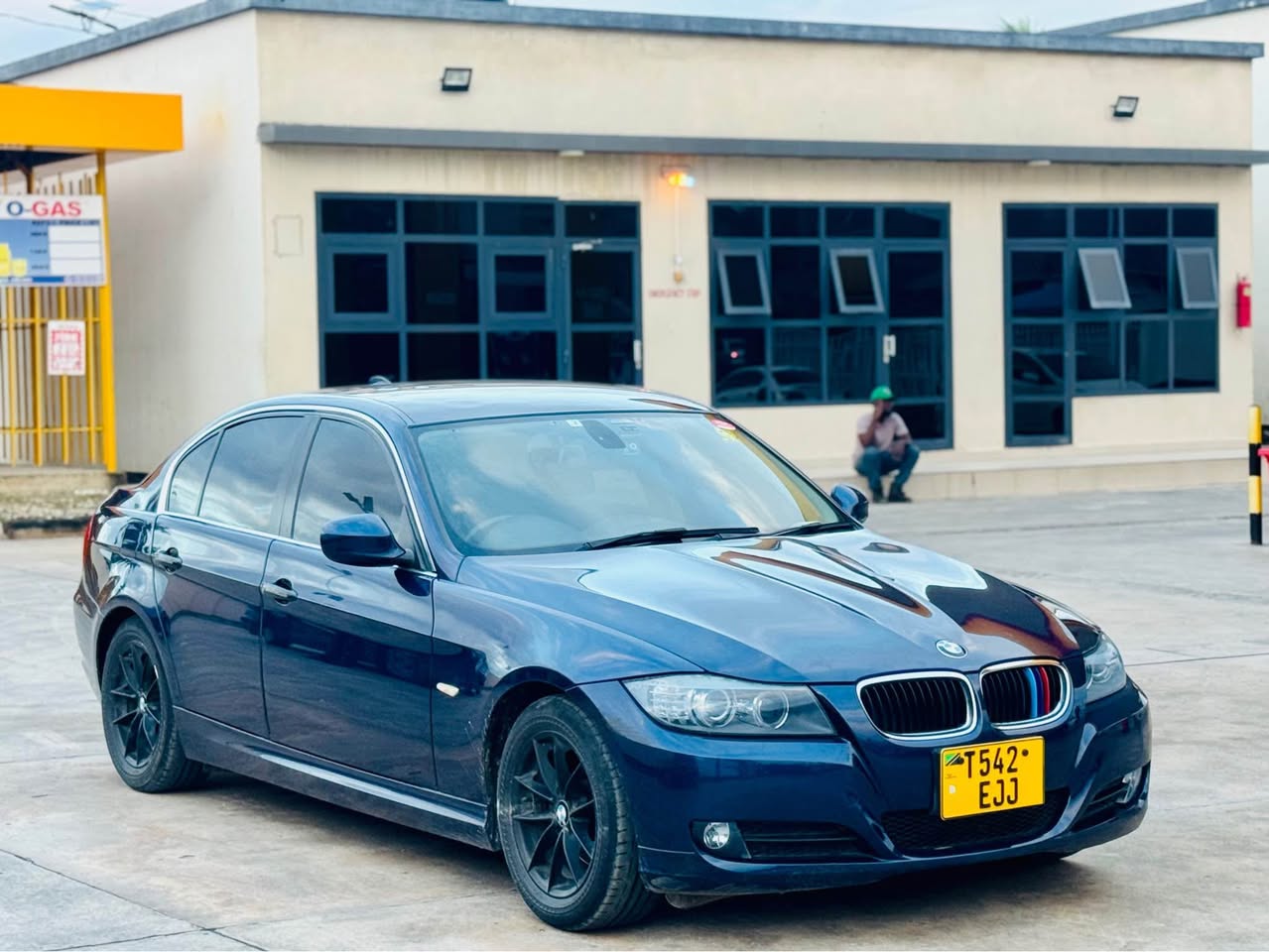 A picture of BMW 3 SERIES