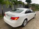 A picture of This is lexus es350 2008 model clean in and out