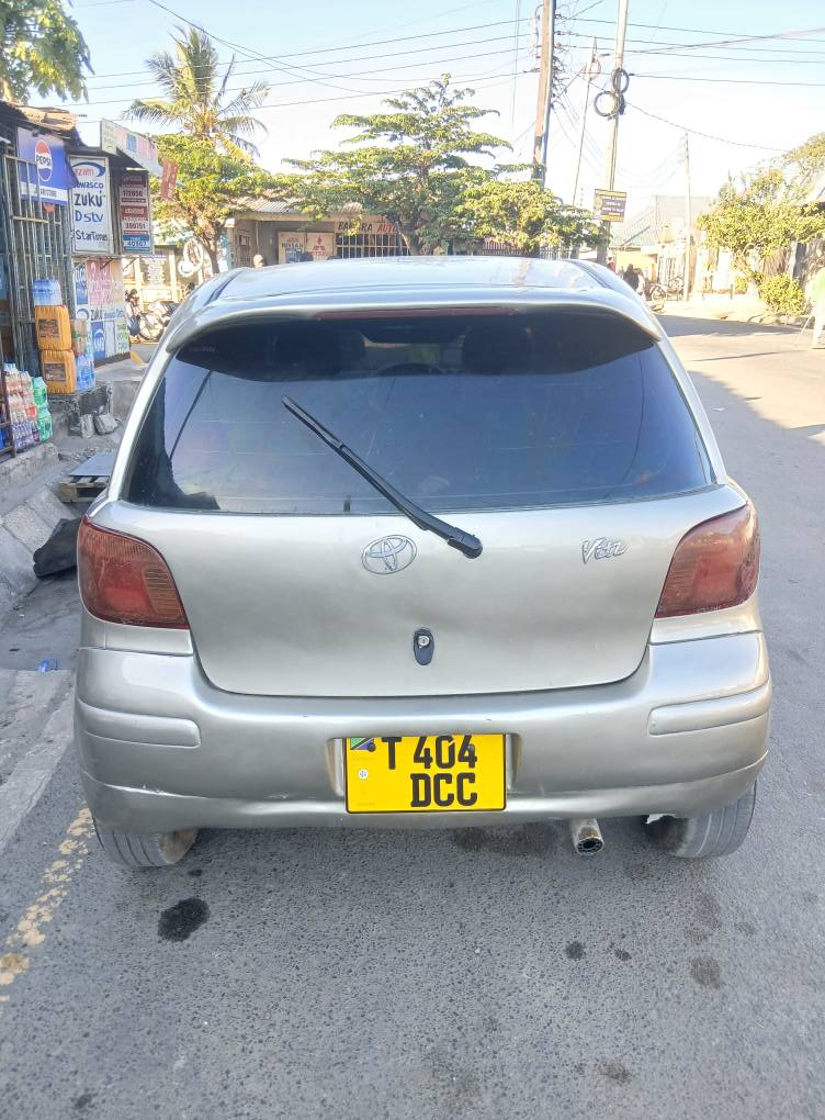 A picture of TOYOTA VITZ