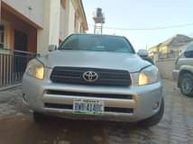 A picture of 2008 TOYOTA RA4 FIRST BODY 2008
