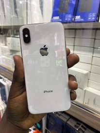 A picture of IPhone x