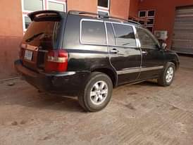 A picture of Neatly used 2004 Toyota Highlander available for your next purchase