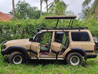 A picture of Land cruiser 80 series