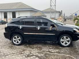 A picture of BELGIUM STANDARD 2005 RX330 LEXUS WITH ABSOLUTELY NOTHING TO FIX