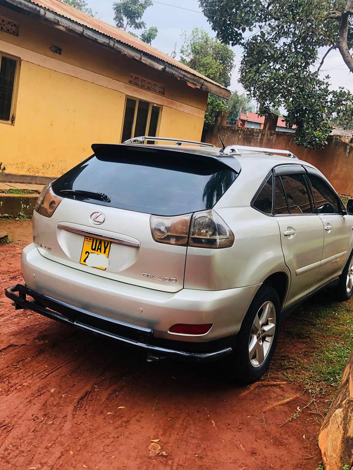A picture of Toyota Harrier on sale at 18 5m Ugx 2008 model