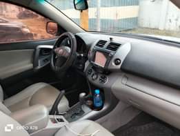 A picture of Very sharp 08 Toyota Rav4 V6 Very sound engine and
