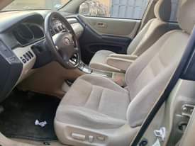 A picture of Toyota Highlander 03