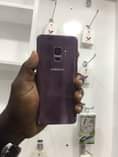 A picture of Sumsung s9 DOUS