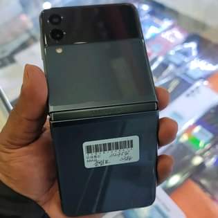 A picture of Samsung Galaxy Z3 flip
