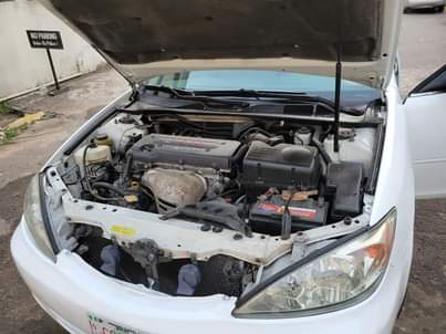 A picture of 2004 Toyota Camry
