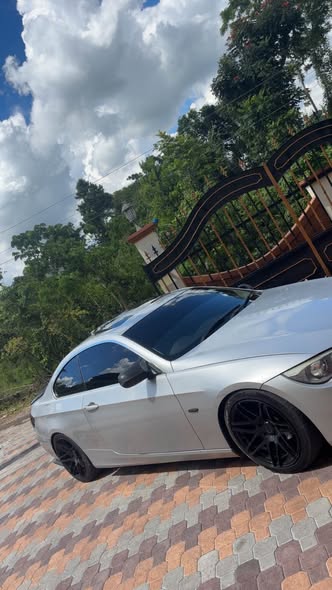 bmw 320i