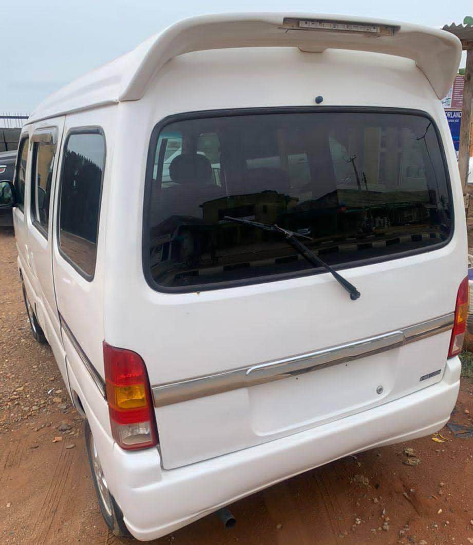 A picture of Suzuki mini bus