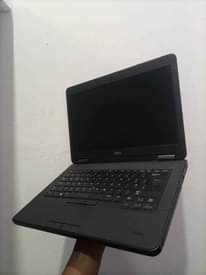 A picture of Dell laptop kaliiii corei5