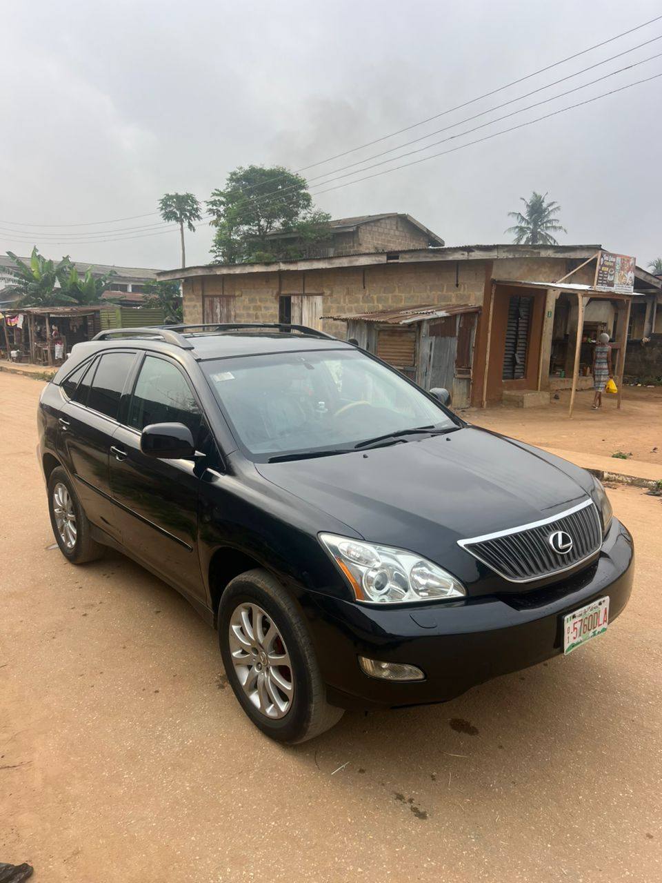 A picture of LEXUS RX 330