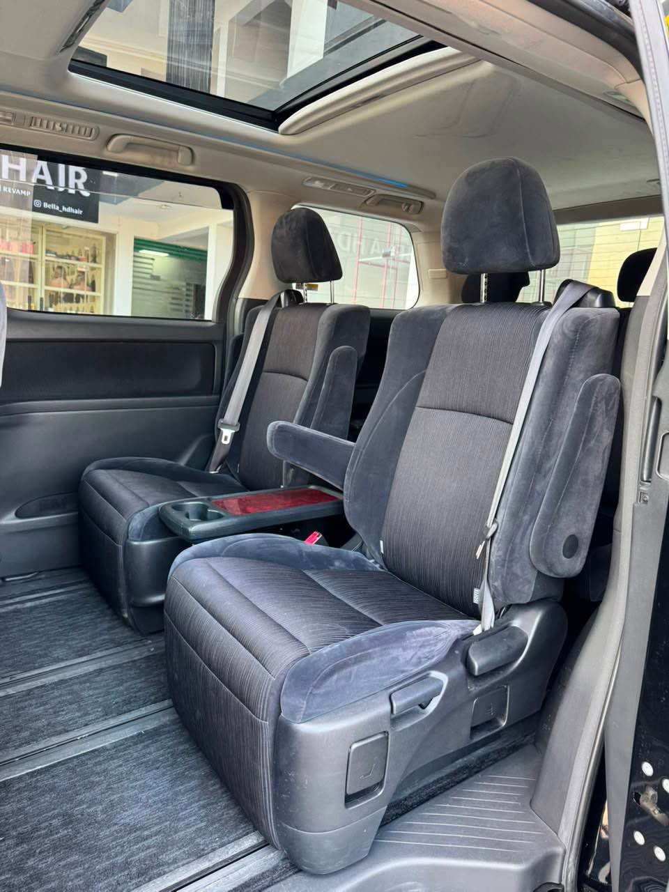 A picture of TOYOTA VELLFIRE ONSALE 0713 580888