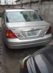 A picture of 2001 model Toyota Avalon is ready to change ownership with