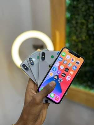 A picture of Iphone x gb 64 256
