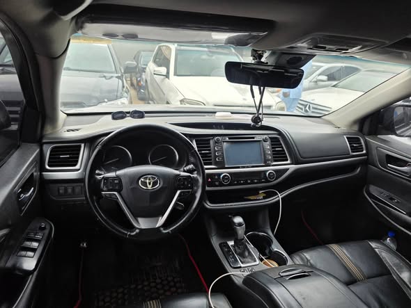 A picture of 2017 Toyota Highlander