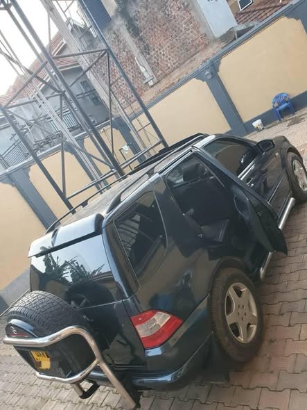 A picture of Mercedes Benz ML 320