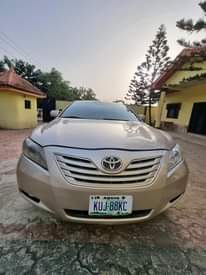 A picture of Toyota Camry 08