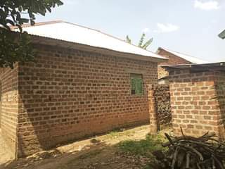 A picture of Quick sale 17m 2rooms with store and bathroom located in