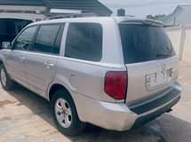 A picture of Honda Pilot 2004