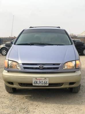 A picture of Extremely Clean Used Toyota Sienna 2001 Model With Original Custom
