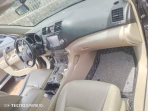 A picture of Highest grade Toyota Highlander 09 model tokumbo standard location is