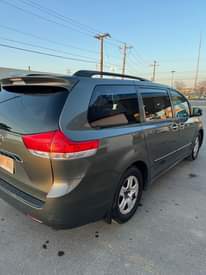 A picture of 2011 Toyota Sienna